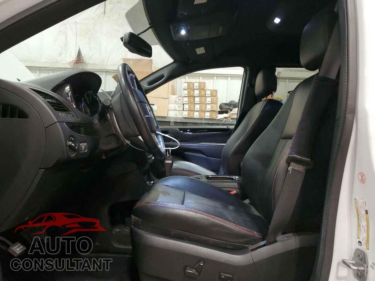 DODGE CARAVAN 2018 - 2C4RDGEG2JR249000