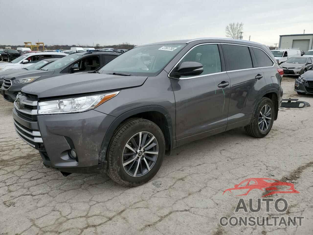 TOYOTA HIGHLANDER 2018 - 5TDJZRFH2JS497739