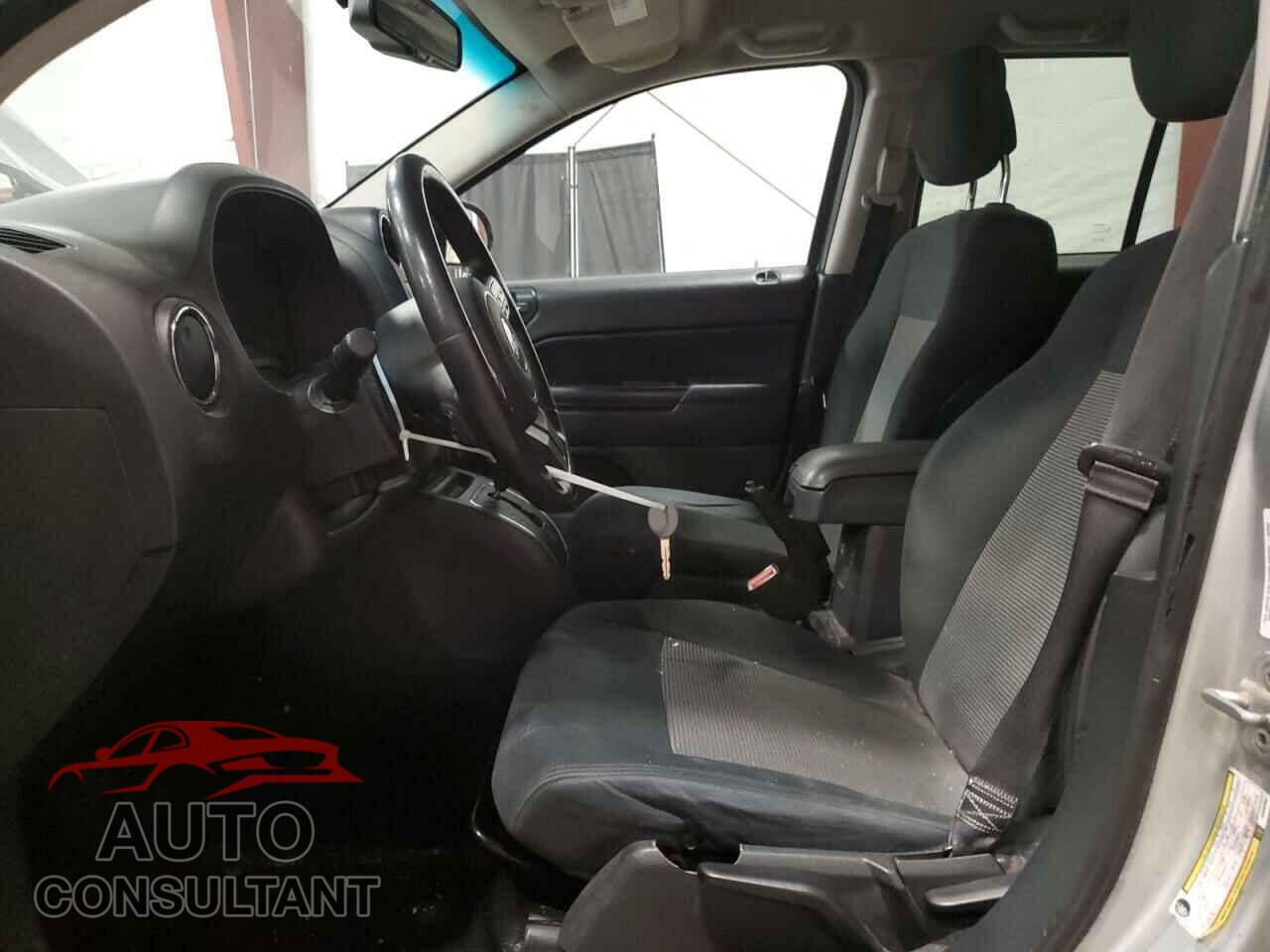 JEEP COMPASS 2011 - 1J4NF1FB3BD282384