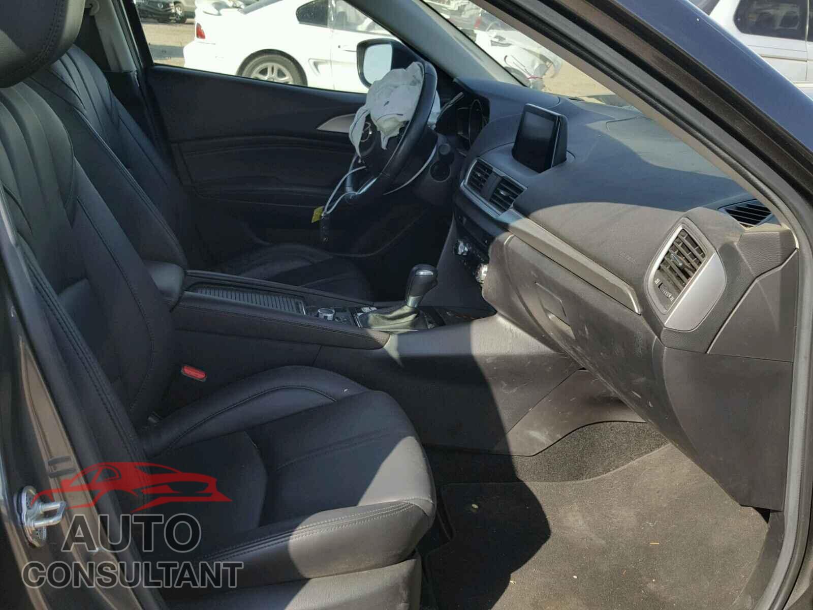 MAZDA 3 2017 - 3MZBN1L78HM138027