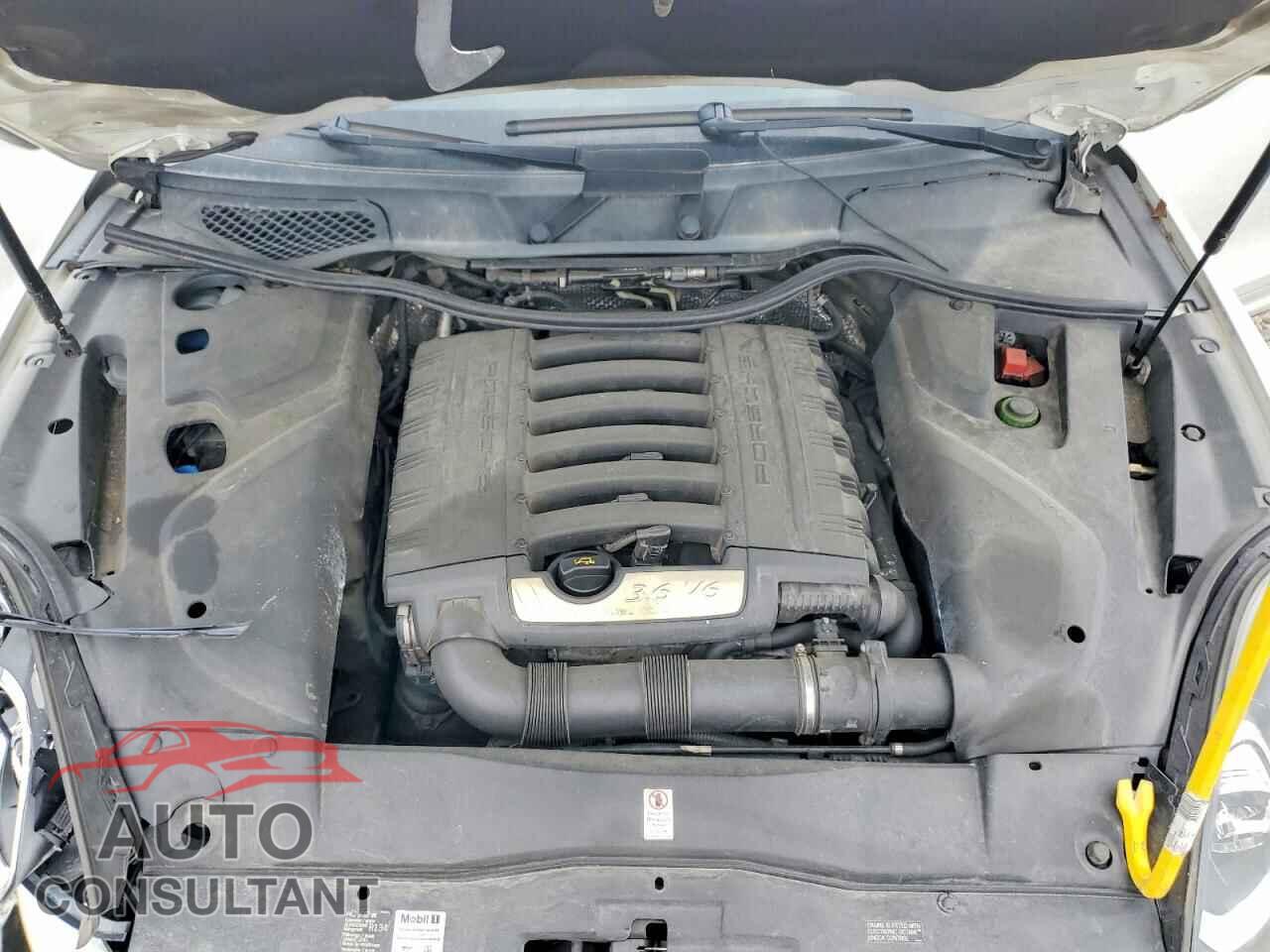 PORSCHE CAYENNE 2016 - WP1AA2A25GKA08945
