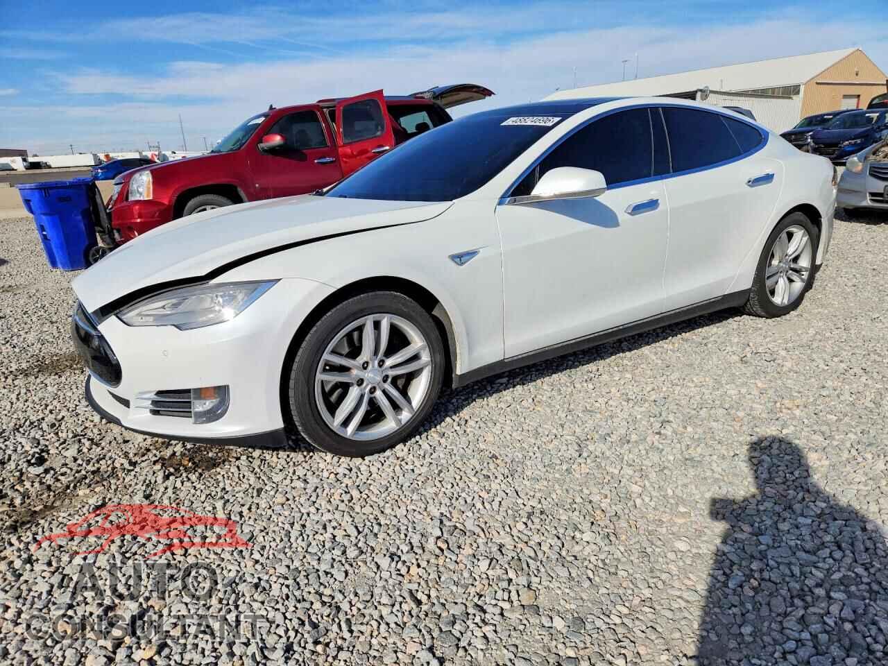 TESLA MODEL S 2013 - 5YJSA1CP8DFP26930