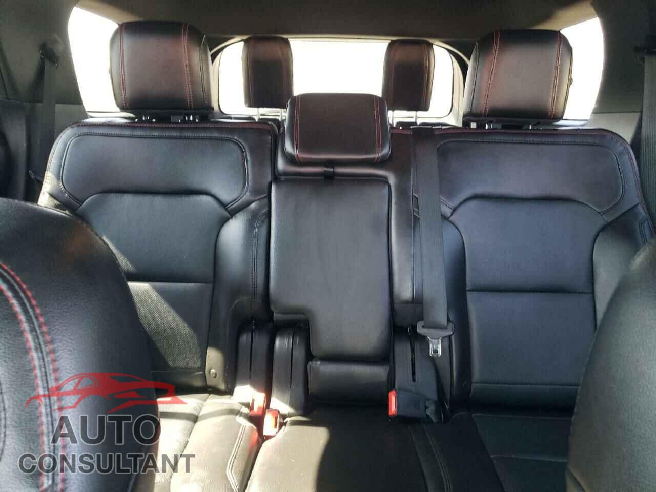 FORD EXPLORER 2018 - 1FM5K8GT2JGB55300
