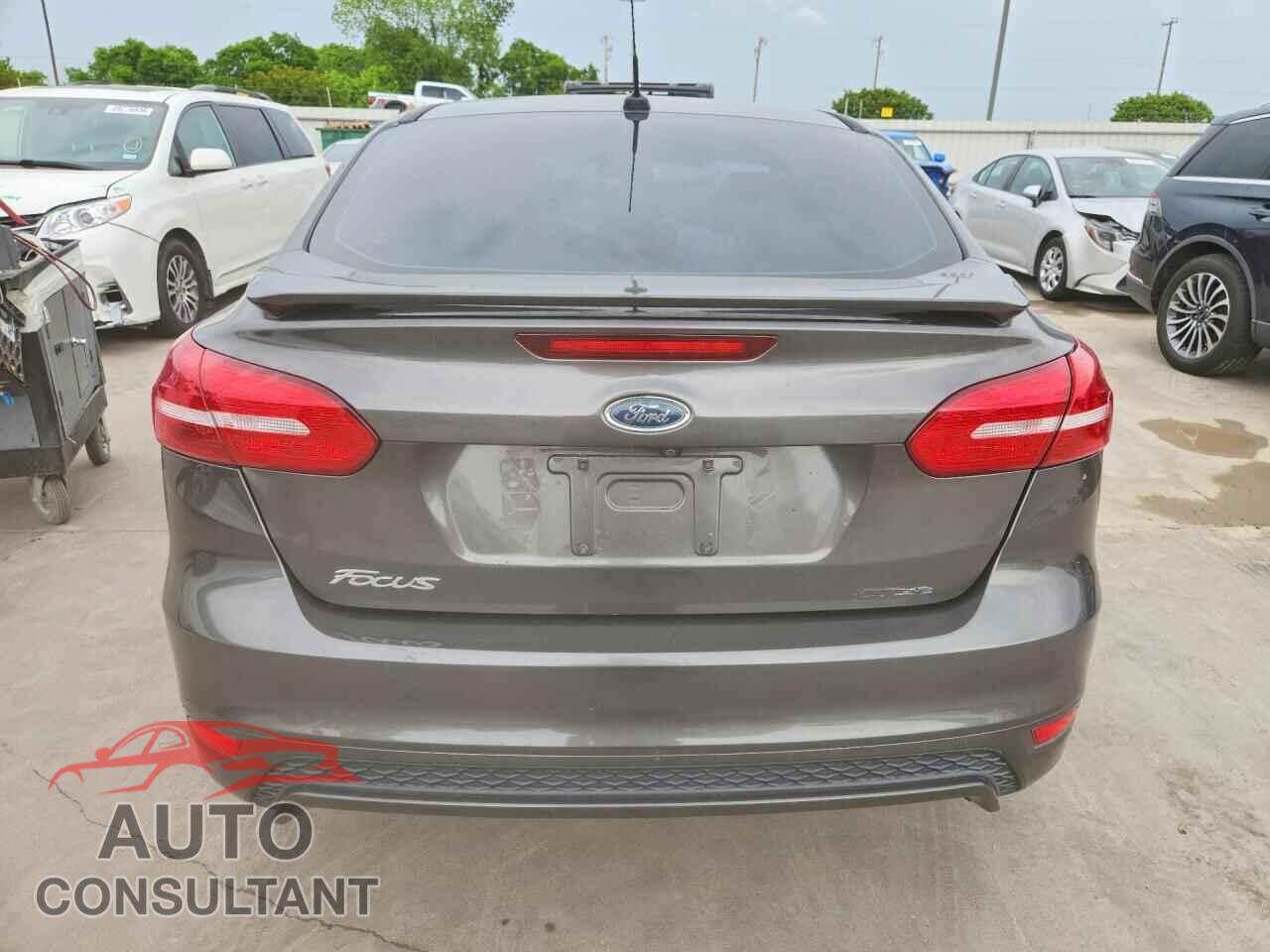 FORD FOCUS 2016 - 1FADP3F27GL267562
