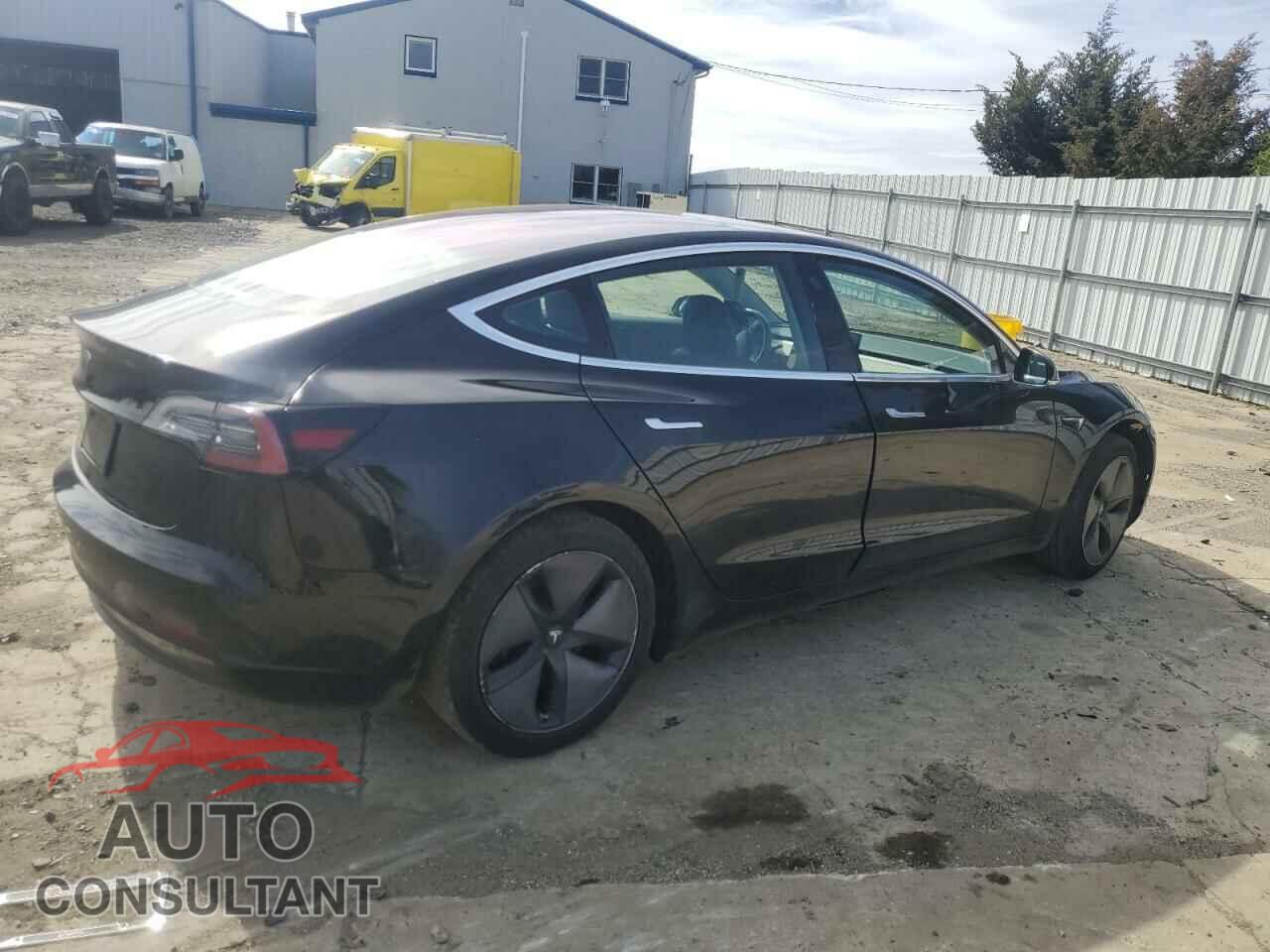 TESLA MODEL 3 2019 - 5YJ3E1EA0KF305377