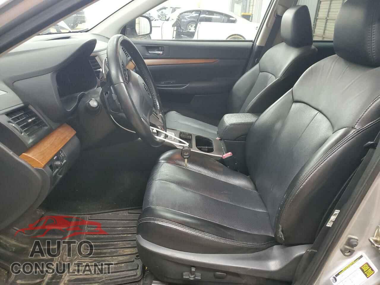 SUBARU OUTBACK 2013 - 4S4BRBKC4D3203846