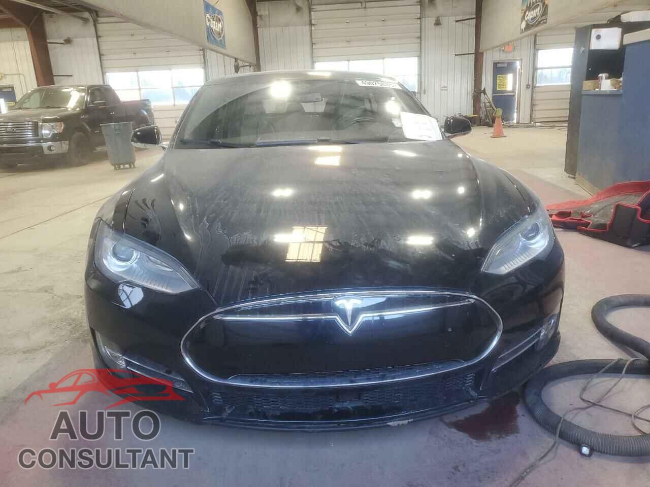 TESLA MODEL S 2015 - 5YJSA1S2XFF090116
