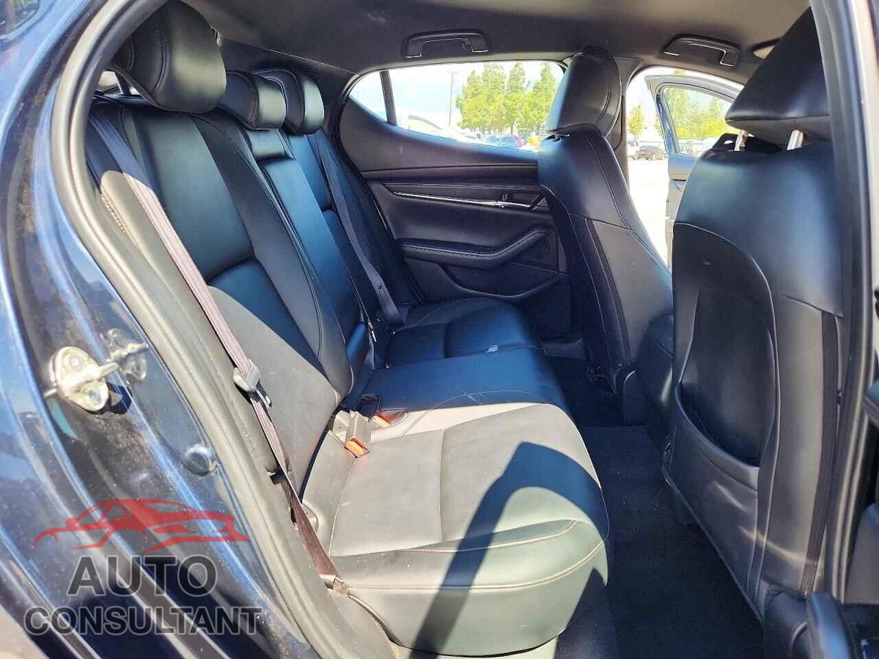 MAZDA 3 2019 - JM1BPALMXK1108583