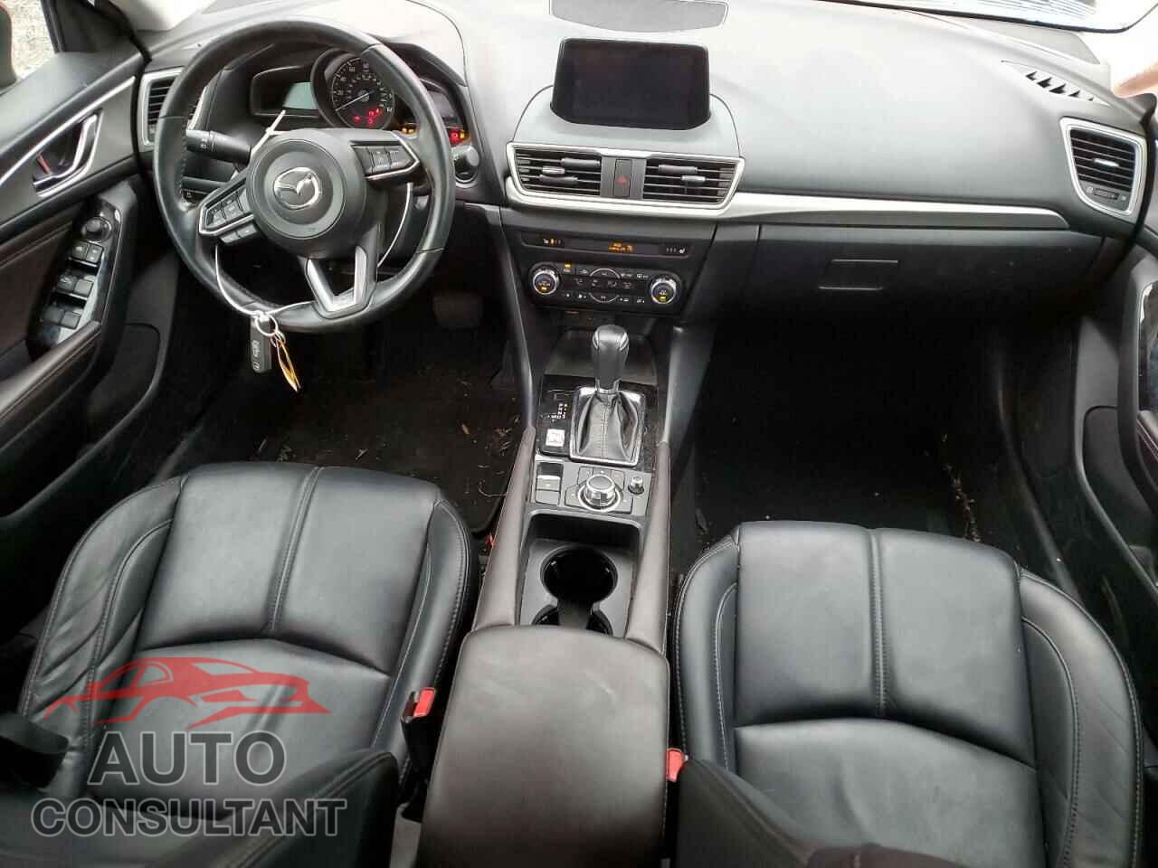 MAZDA 3 2018 - 3MZBN1L33JM248664