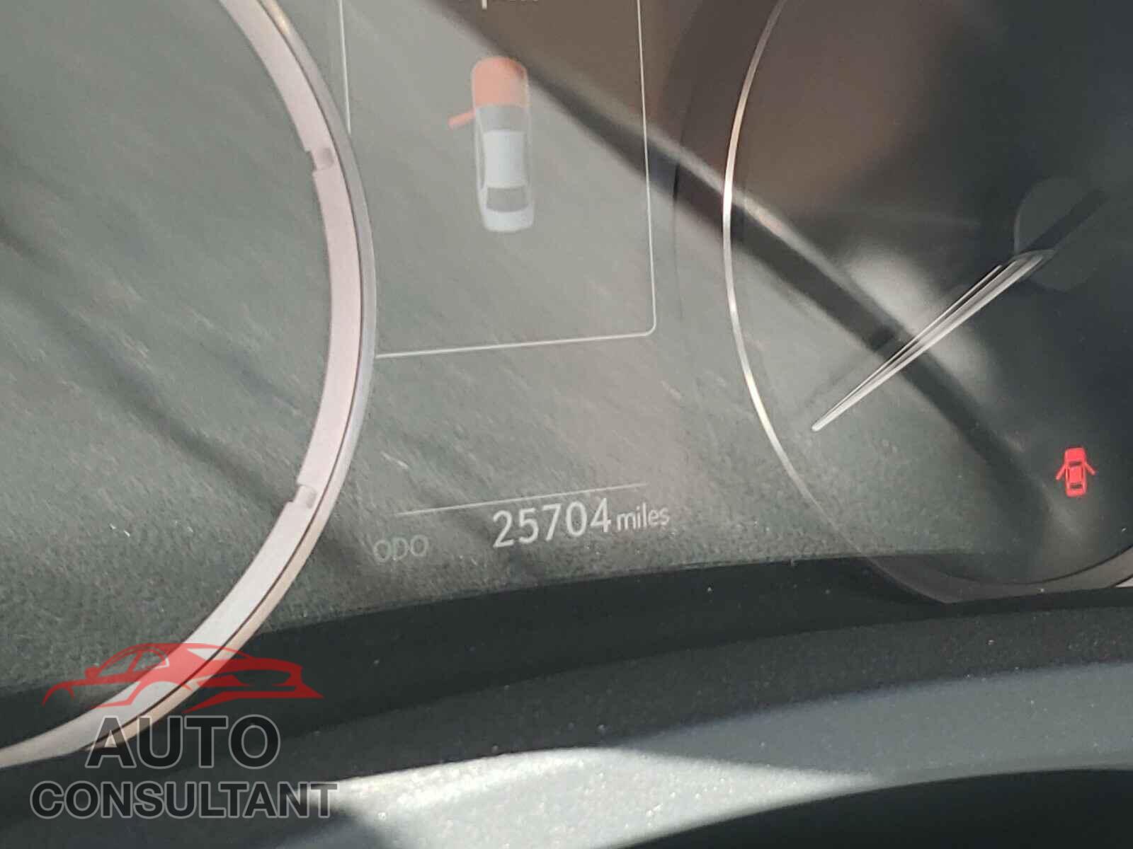 LEXUS IS 2019 - JTHBA1D21K5086625
