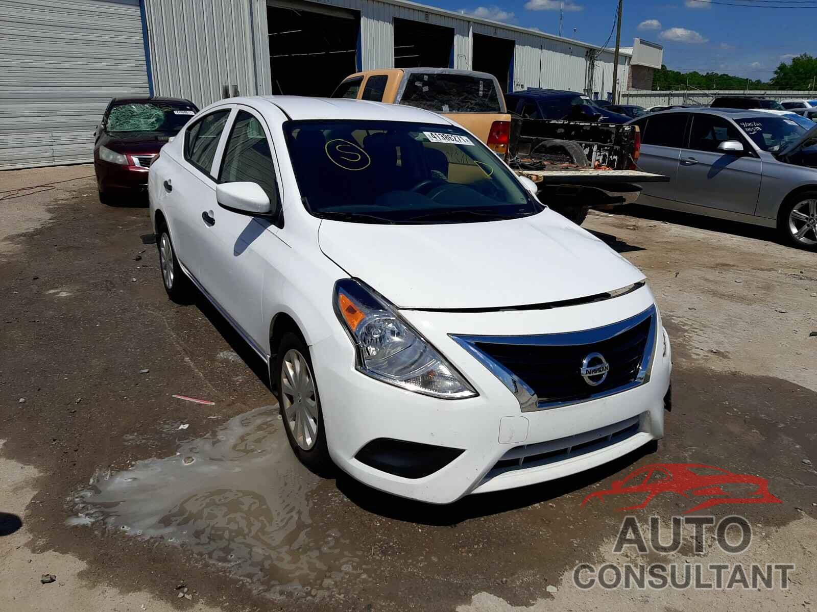 NISSAN VERSA 2018 - 3N1CN7AP1JL803037