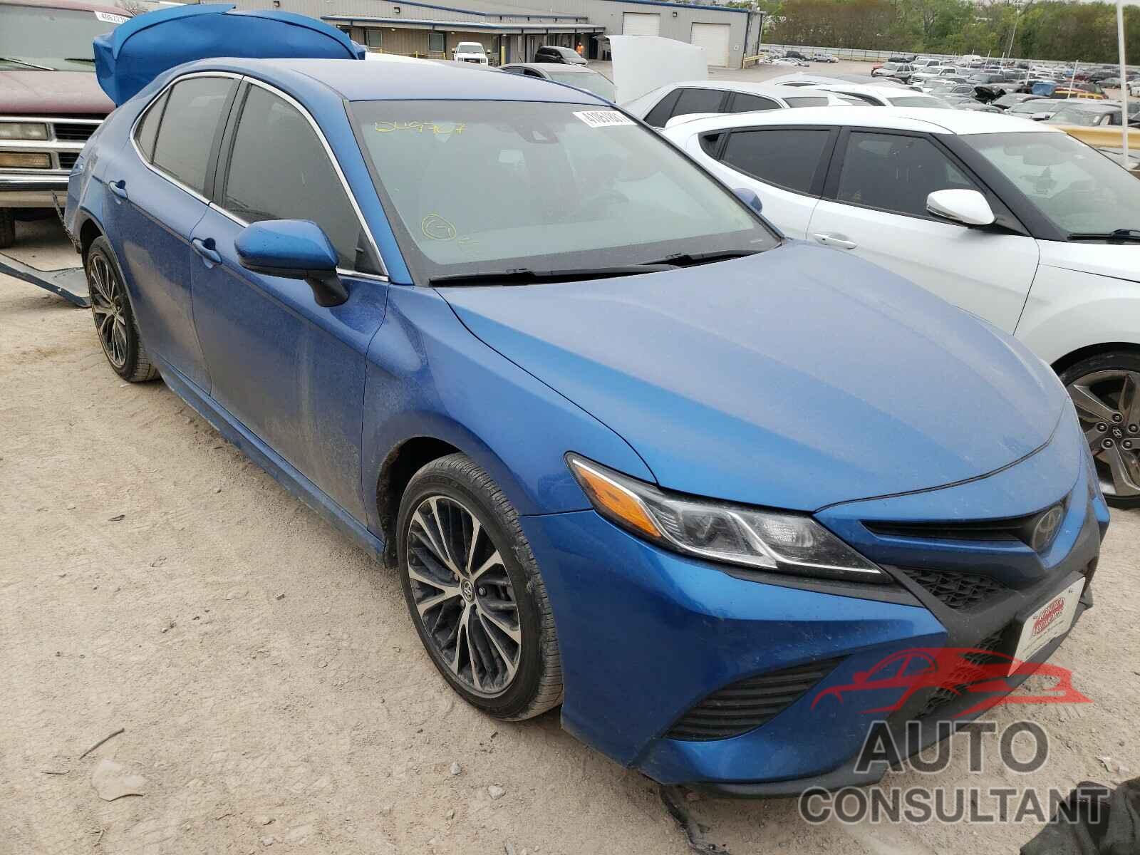 TOYOTA CAMRY 2018 - 4T1B11HK0JU049707