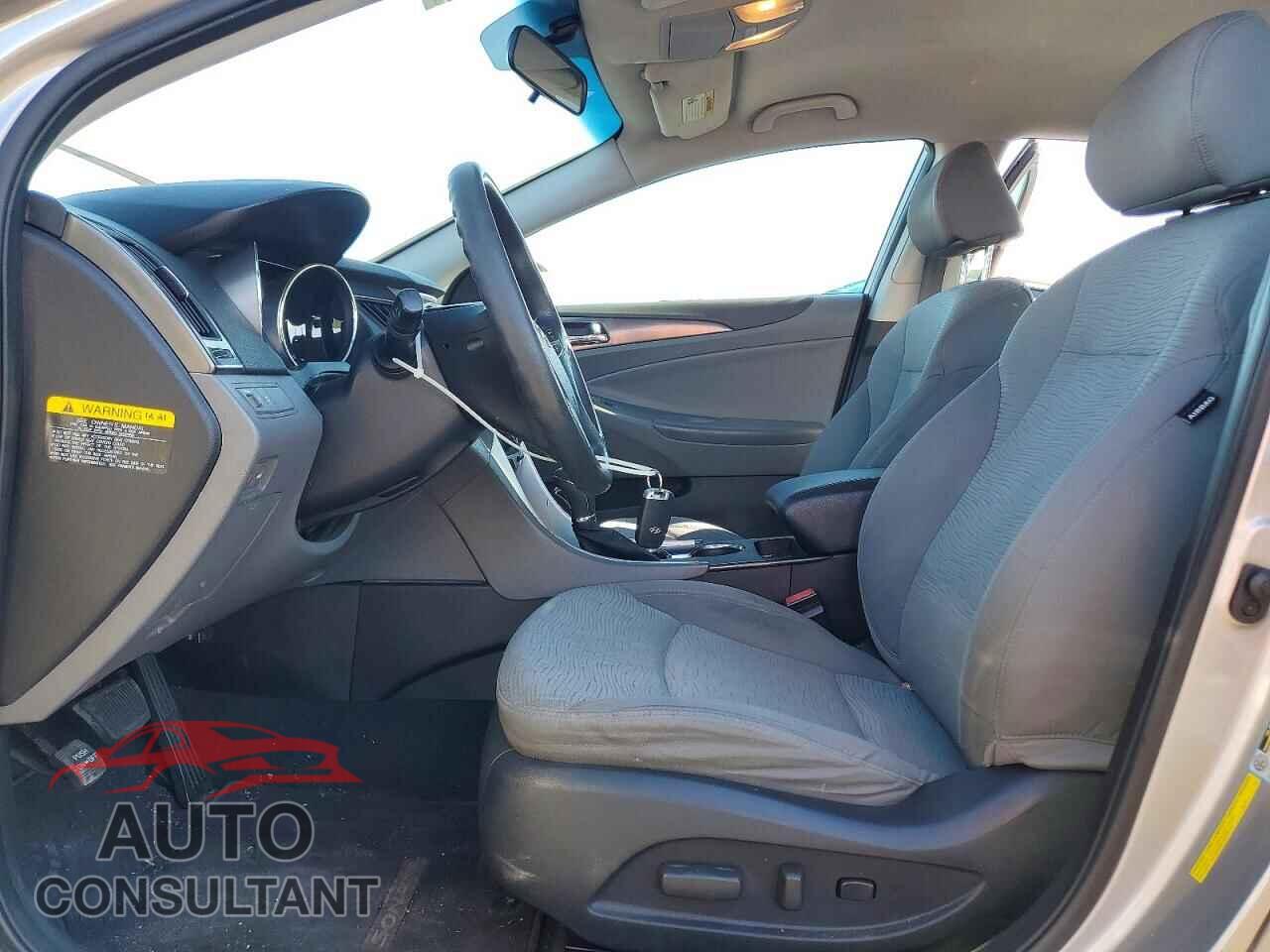HYUNDAI SONATA 2011 - KMHEC4A40BA017539
