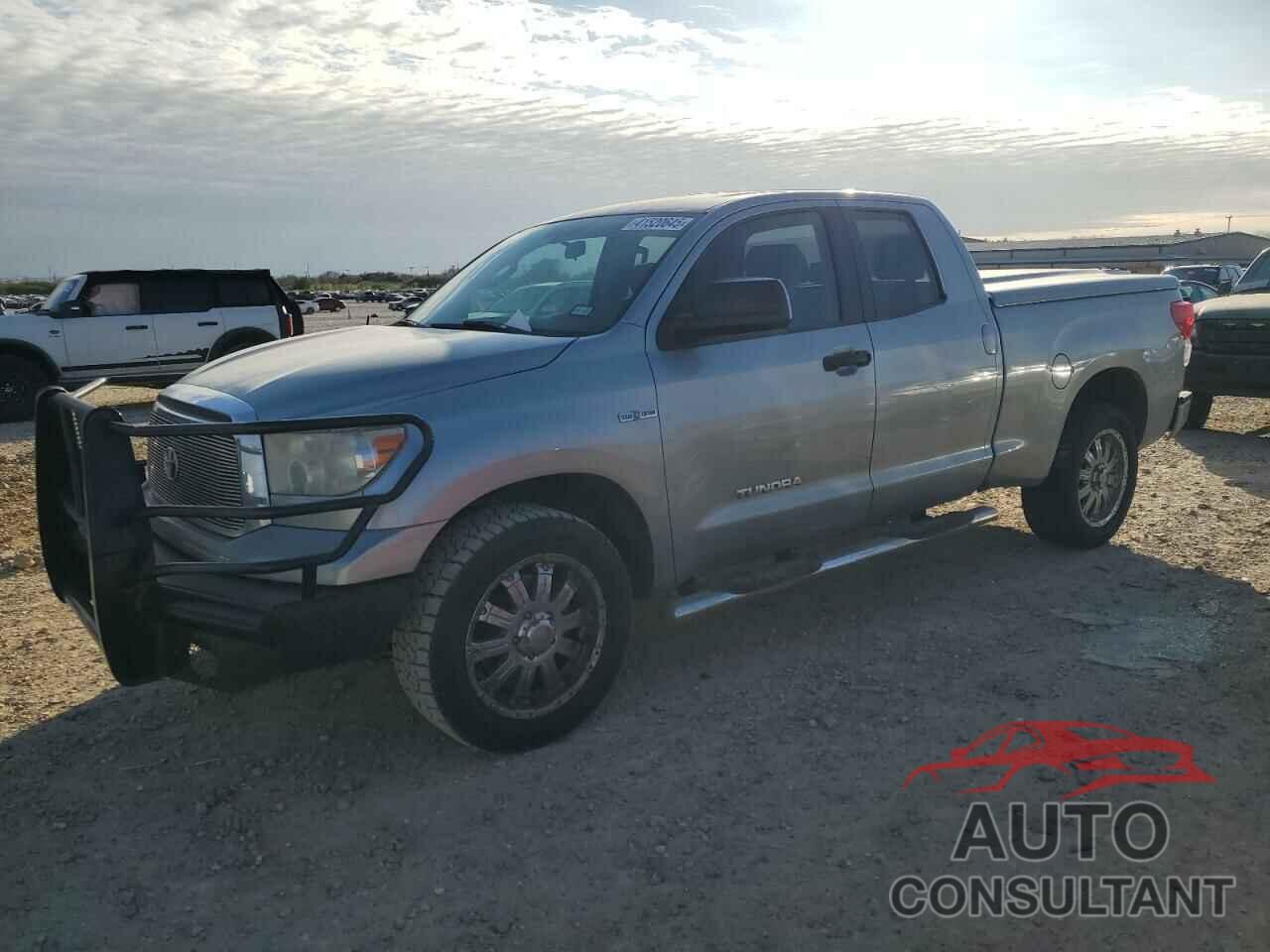 TOYOTA TUNDRA 2011 - 5TFRM5F13BX033948