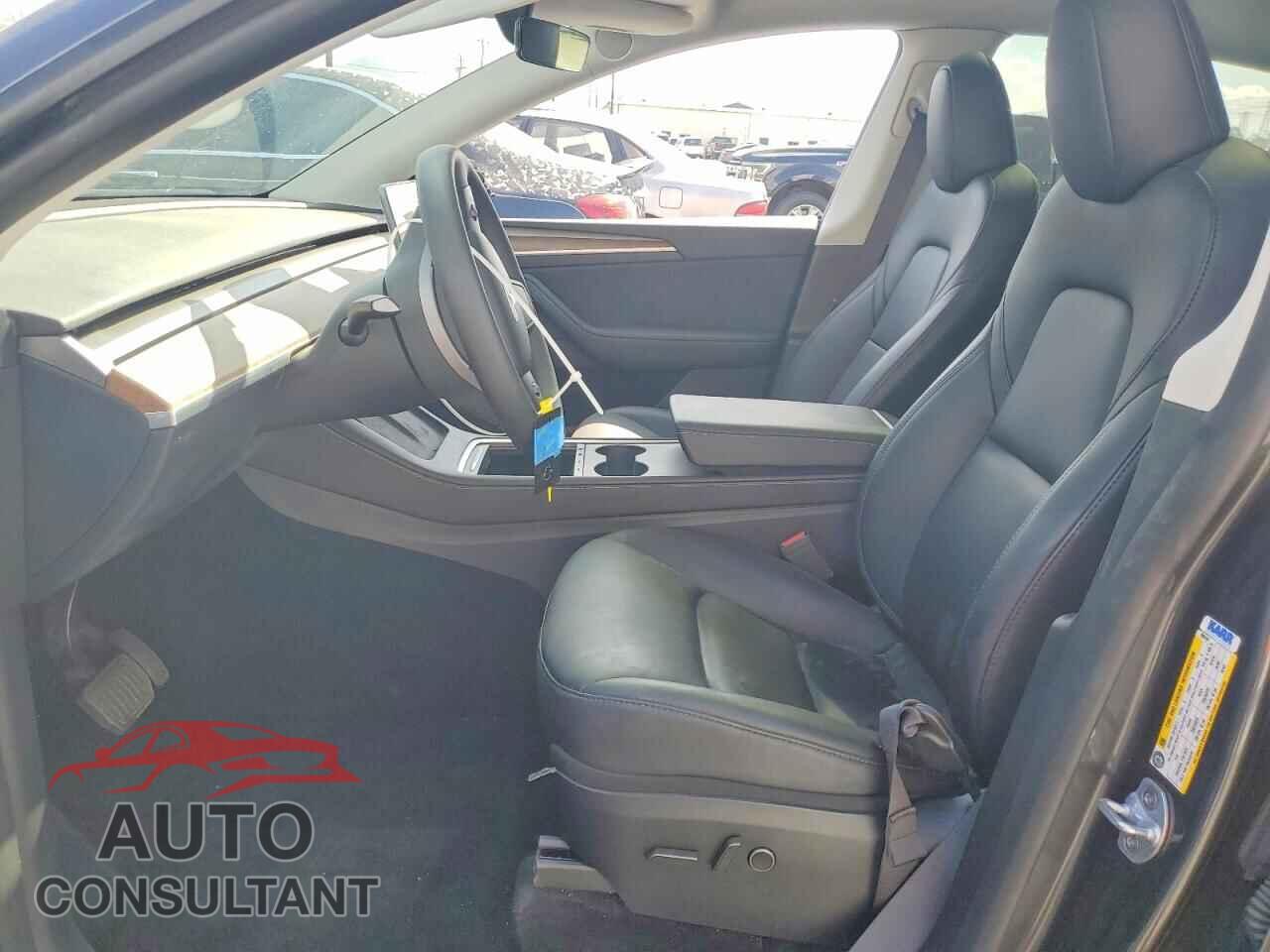 TESLA MODEL Y 2024 - 7SAYGDED1RF090164