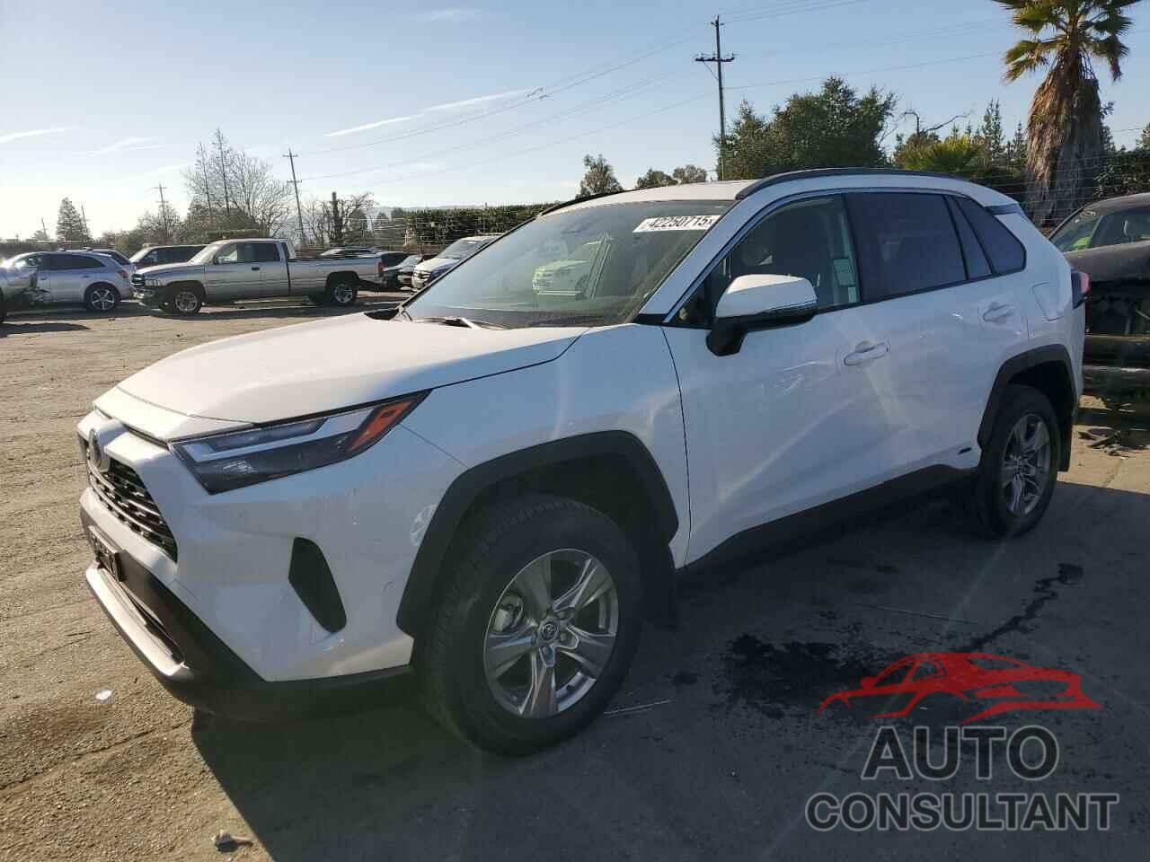 TOYOTA RAV4 2024 - JTMRWRFVXRD267293
