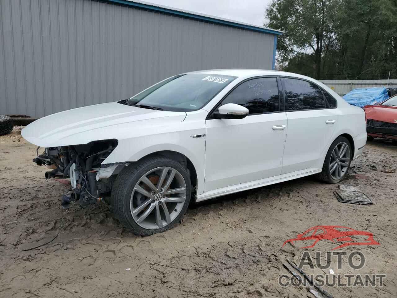 VOLKSWAGEN PASSAT 2018 - 1VWAA7A38JC023283