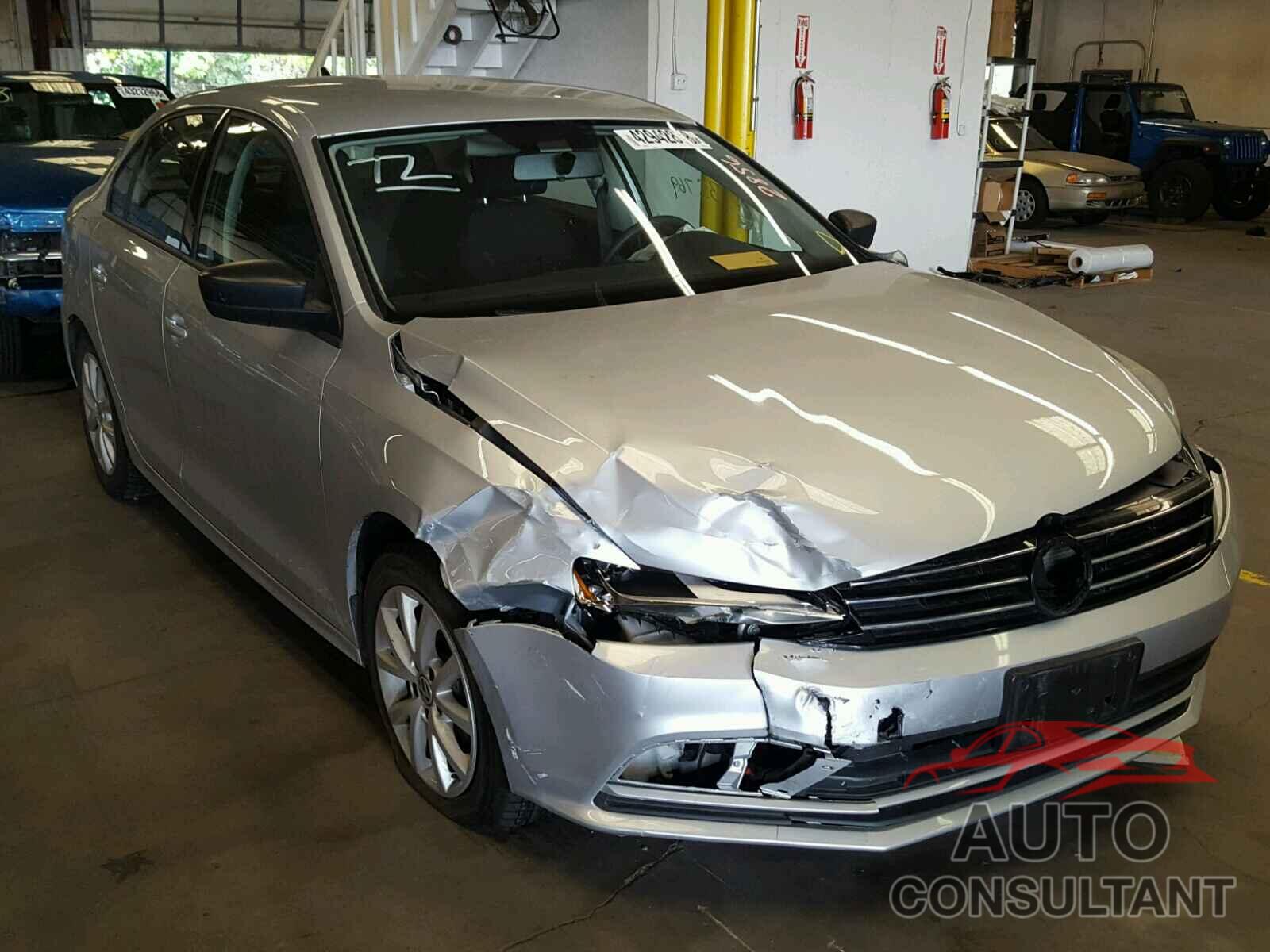 VOLKSWAGEN JETTA 2015 - 3VWB07AJ7FM292208