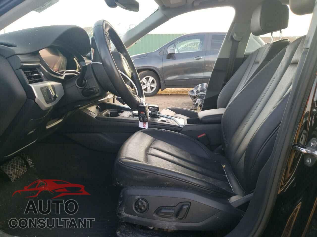 AUDI A4 2018 - WAUDNAF49JN016881