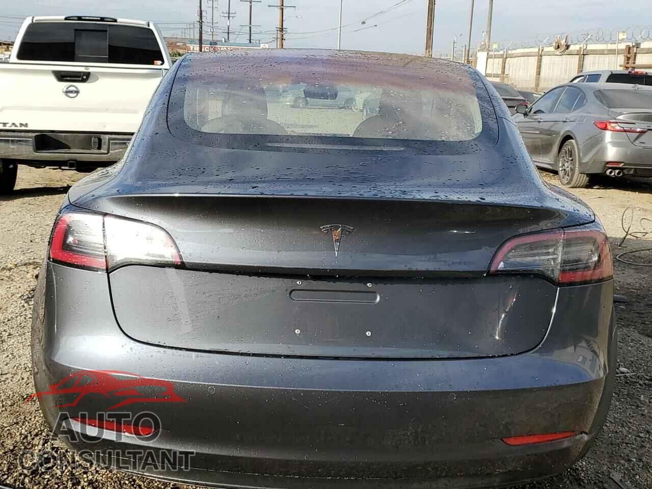 TESLA MODEL 3 2018 - 5YJ3E1EA1JF034621