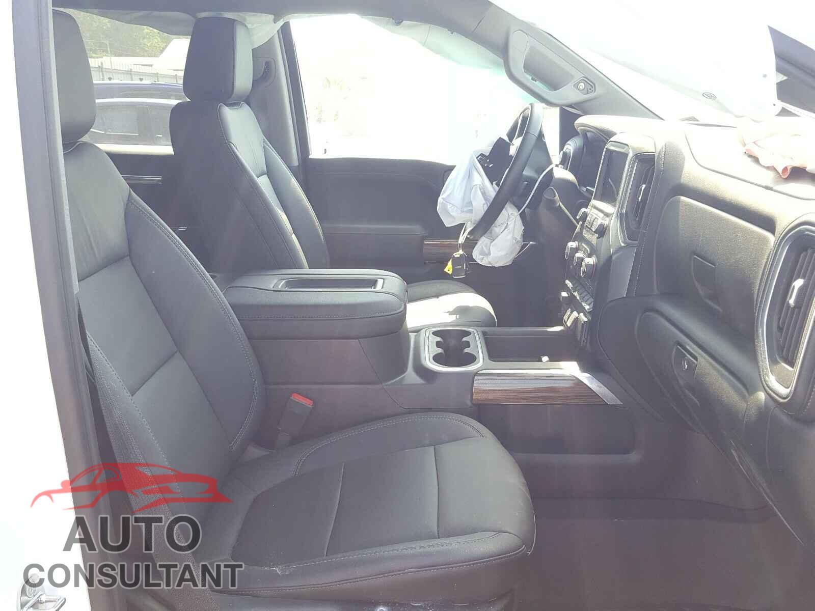 CHEVROLET SILVERADO 2021 - 1GCPYFED3MZ157187
