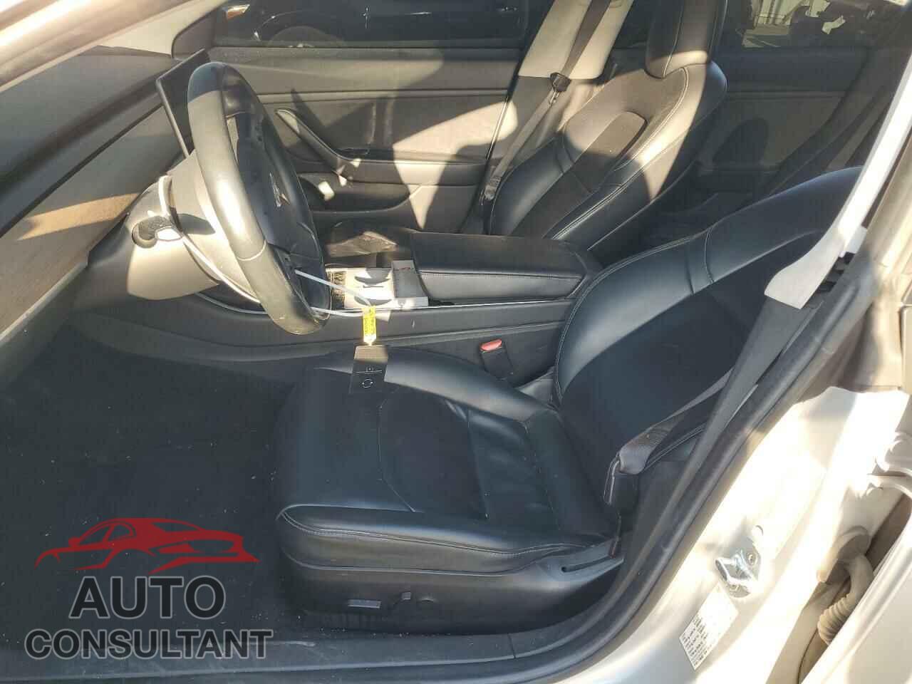 TESLA MODEL 3 2017 - 5YJ3E1EAXHF000686