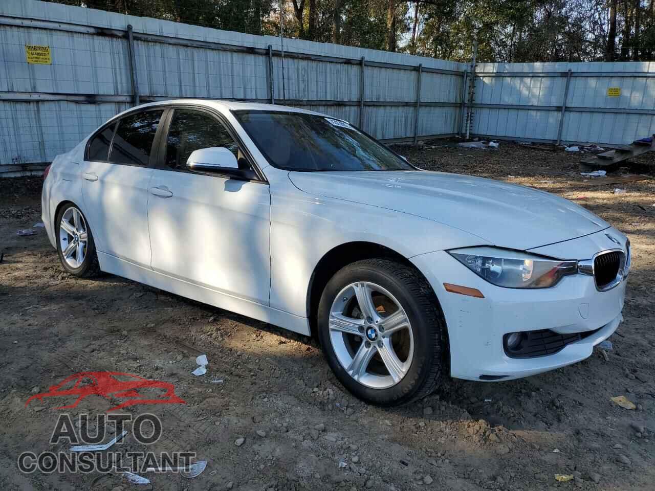 BMW 3 SERIES 2015 - WBA3B1C55FK140625