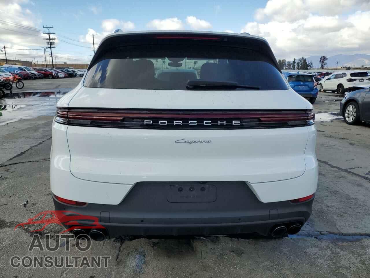 PORSCHE CAYENNE 2024 - WP1AA2AY5RDA12912