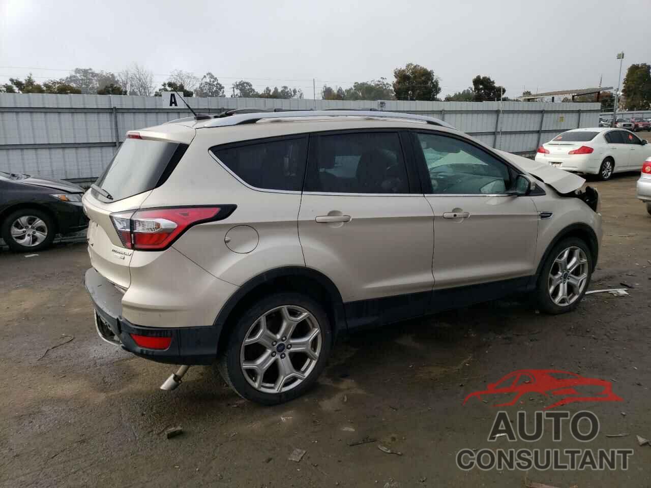 FORD ESCAPE 2017 - 1FMCU9J91HUE25407