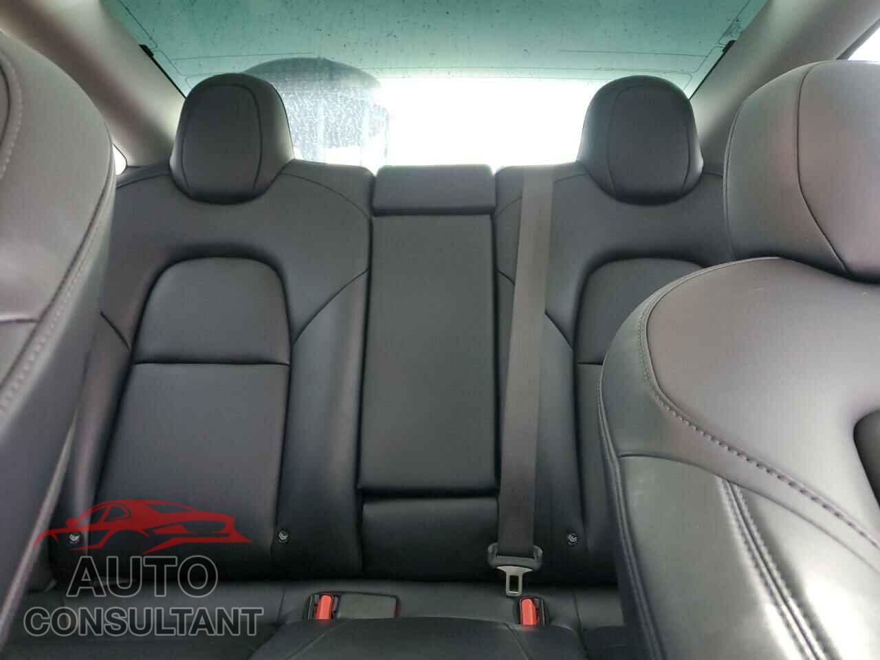 TESLA MODEL 3 2018 - 5YJ3E1EBXJF092039