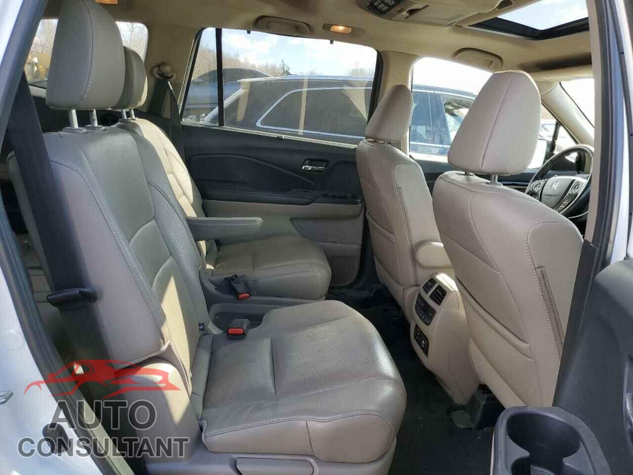 HONDA PILOT 2017 - 5FNYF6H04HB042922