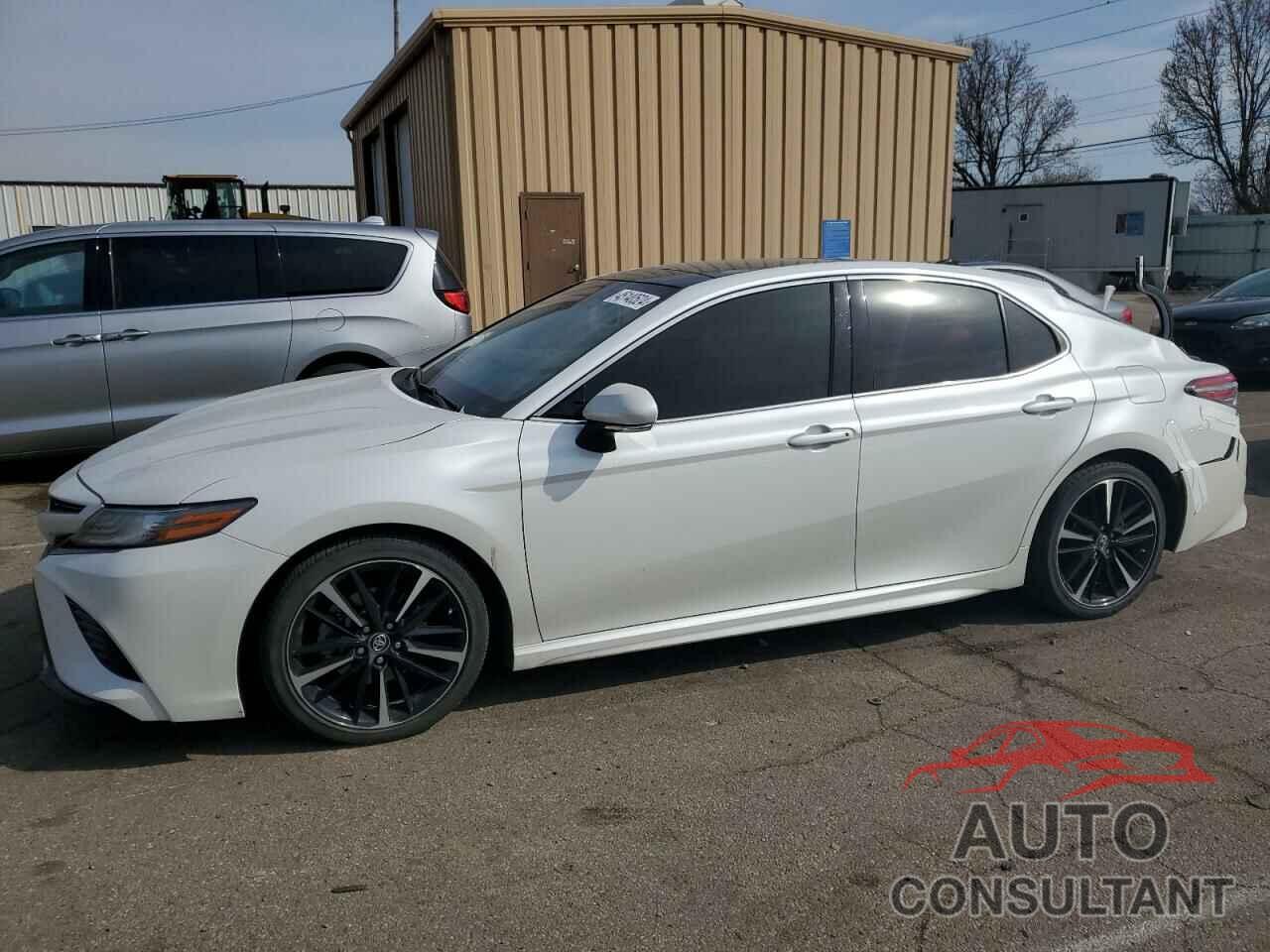 TOYOTA CAMRY 2018 - 4T1BZ1HK4JU004780