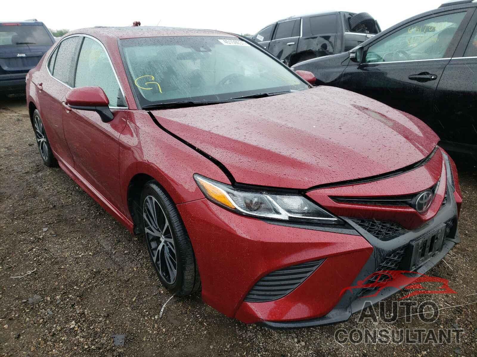TOYOTA CAMRY 2018 - 4T1B11HK3JU619733