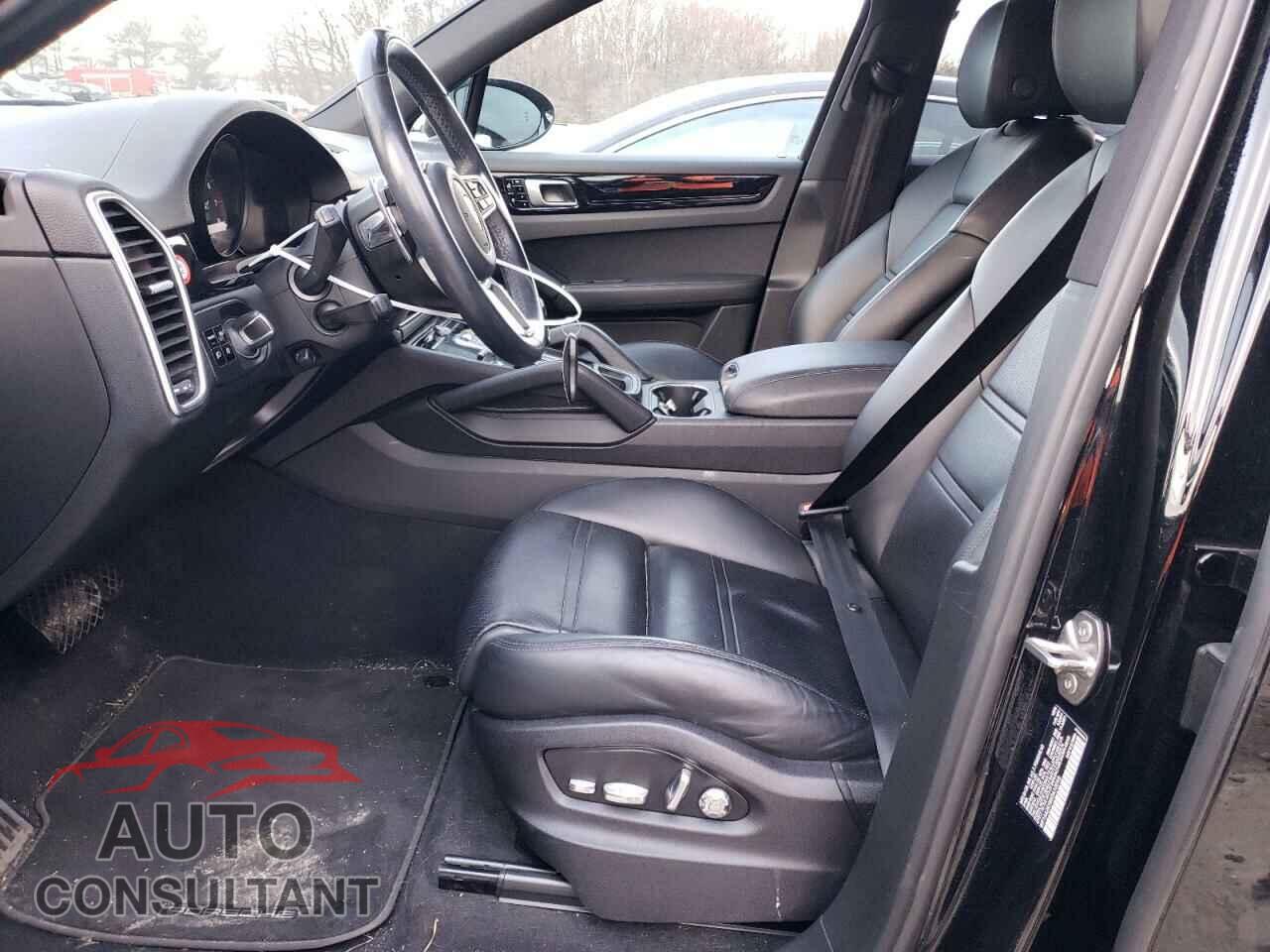 PORSCHE CAYENNE 2019 - WP1AA2AY8KDA10593