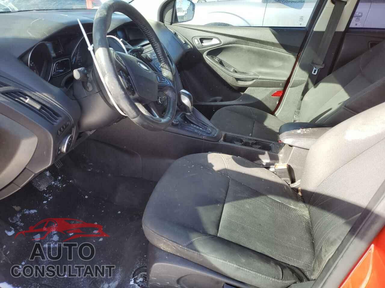FORD FOCUS 2016 - 1FADP3K2XGL371260