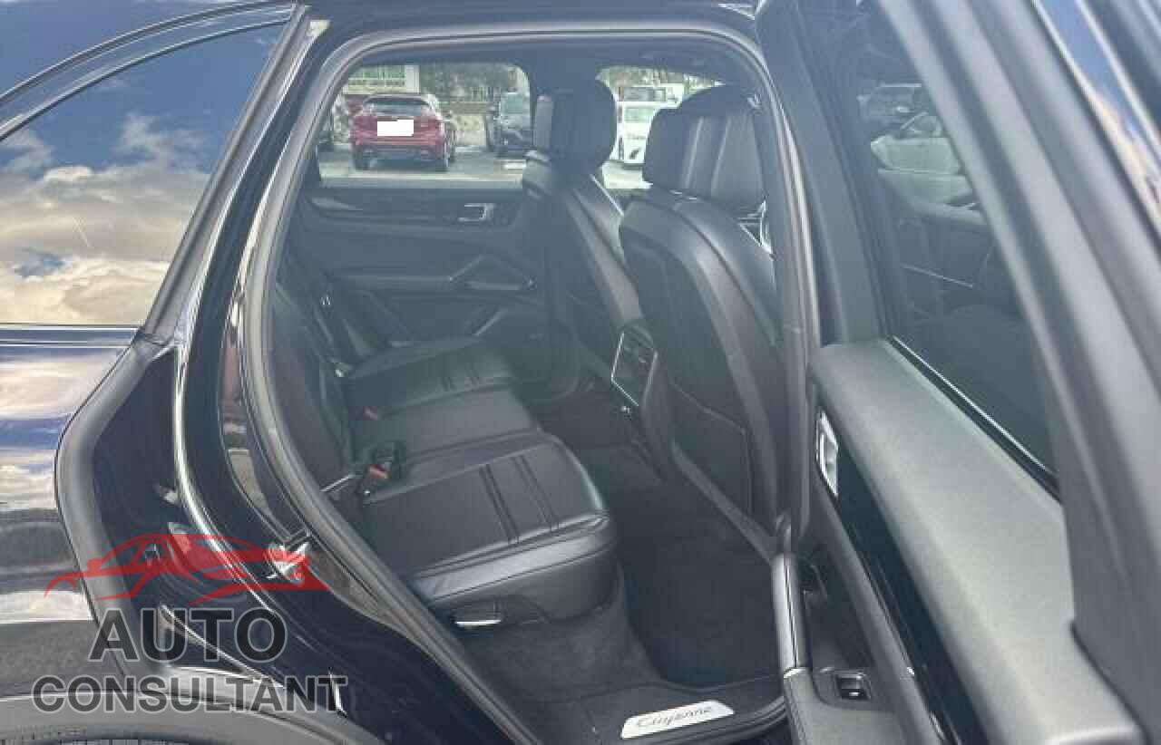 PORSCHE CAYENNE 2019 - WP1AA2AY3KDA00635