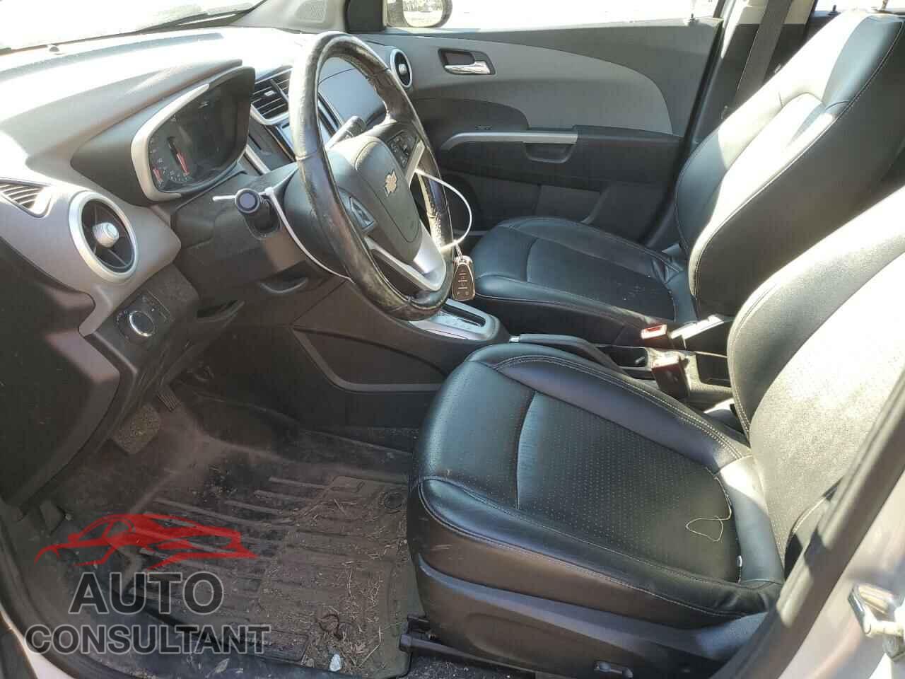 CHEVROLET SONIC 2017 - 1G1JF5SB9H4133612