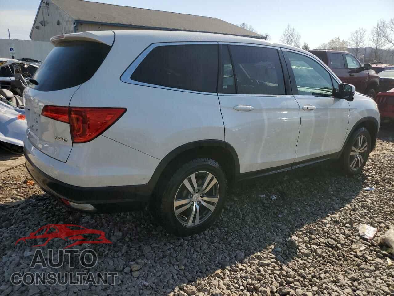 HONDA PILOT 2017 - 5FNYF6H6XHB022887