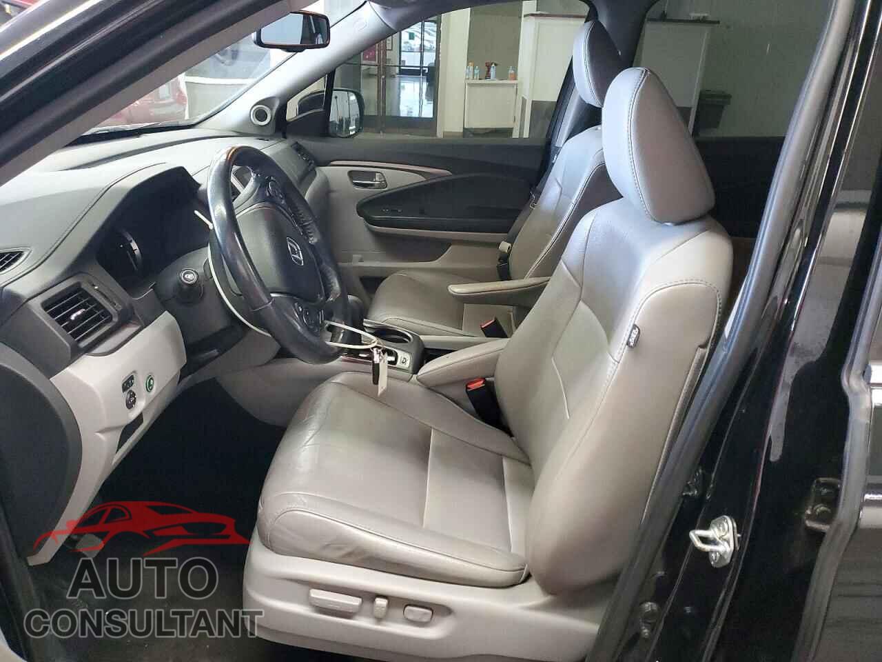 HONDA PILOT 2017 - 5FNYF6H78HB080148