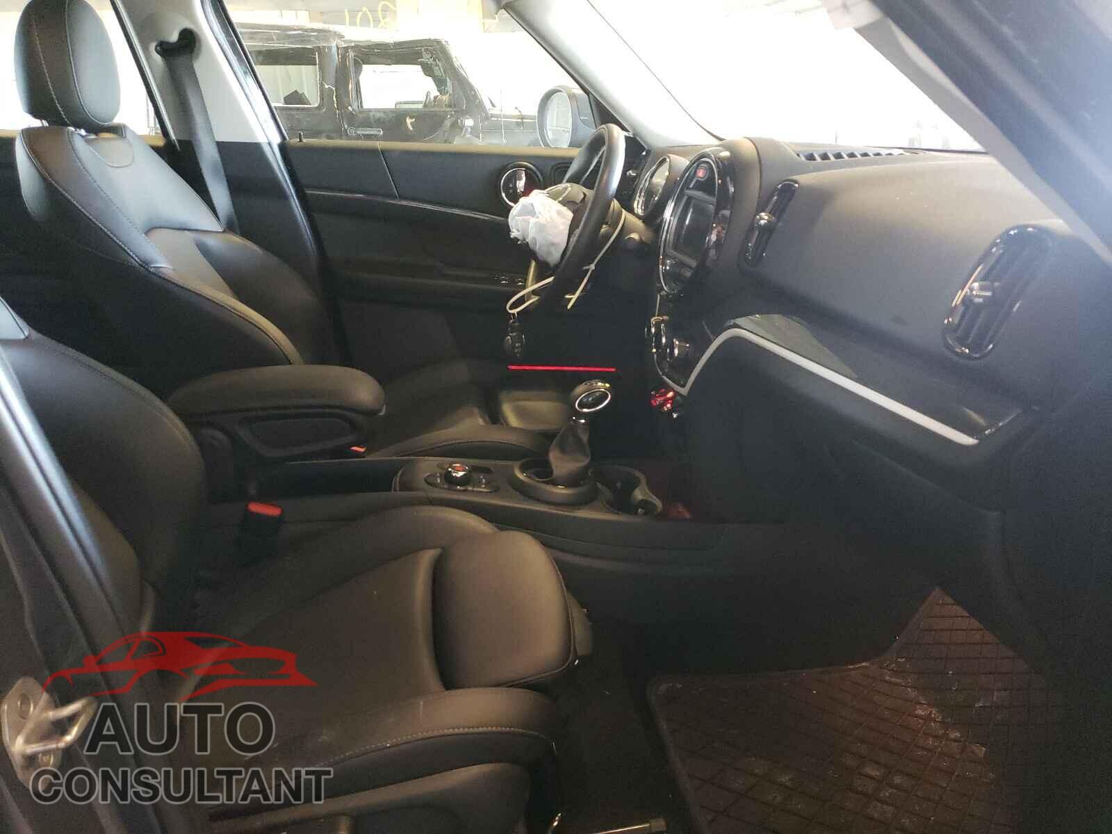 MINI COOPER 2018 - WMZYT5C38J3D82424