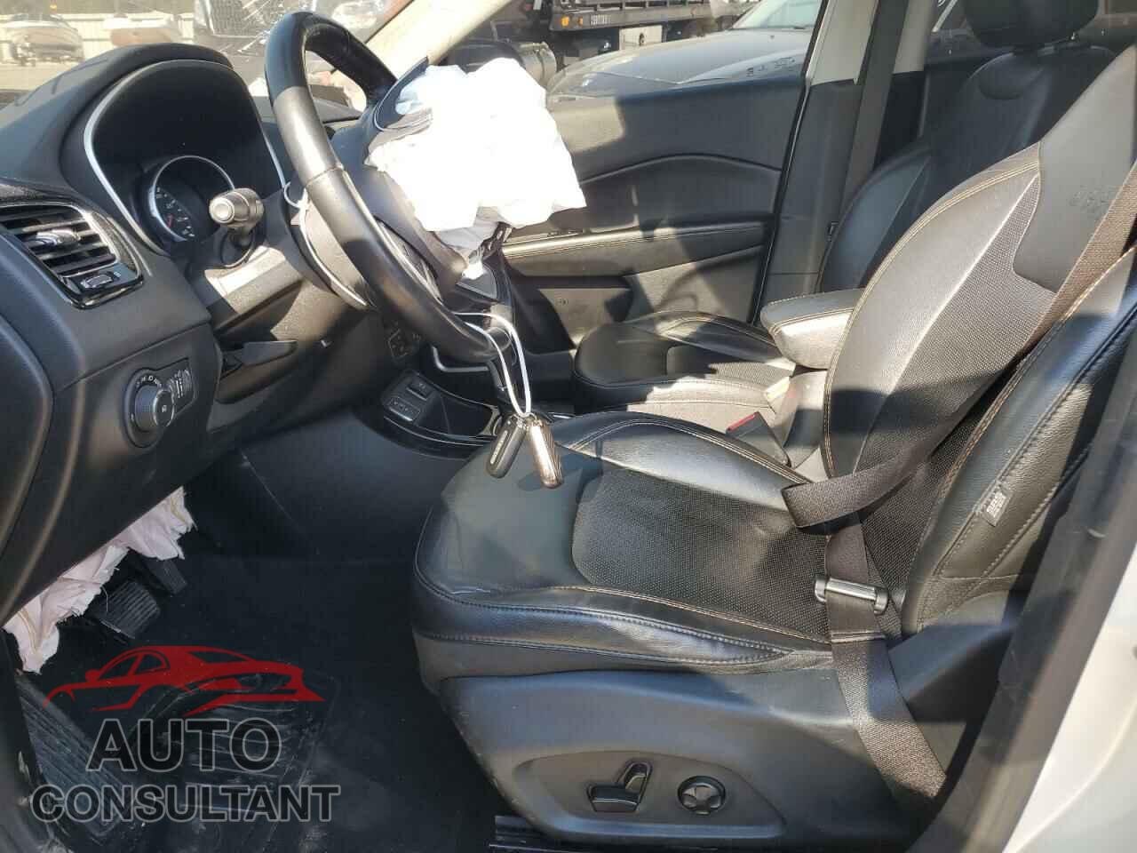 JEEP COMPASS 2018 - 3C4NJCCB2JT240771