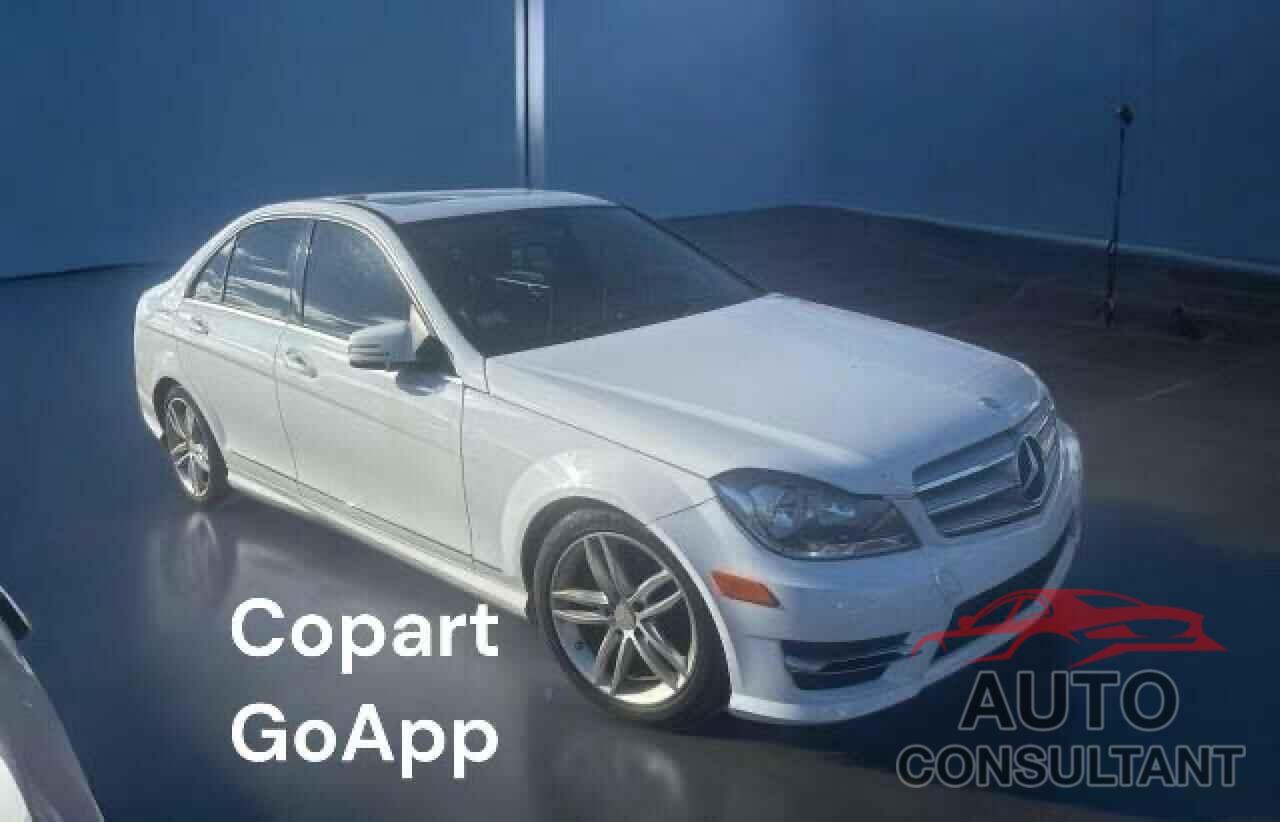 MERCEDES-BENZ C-CLASS 2013 - WDDGF8AB8DR261721