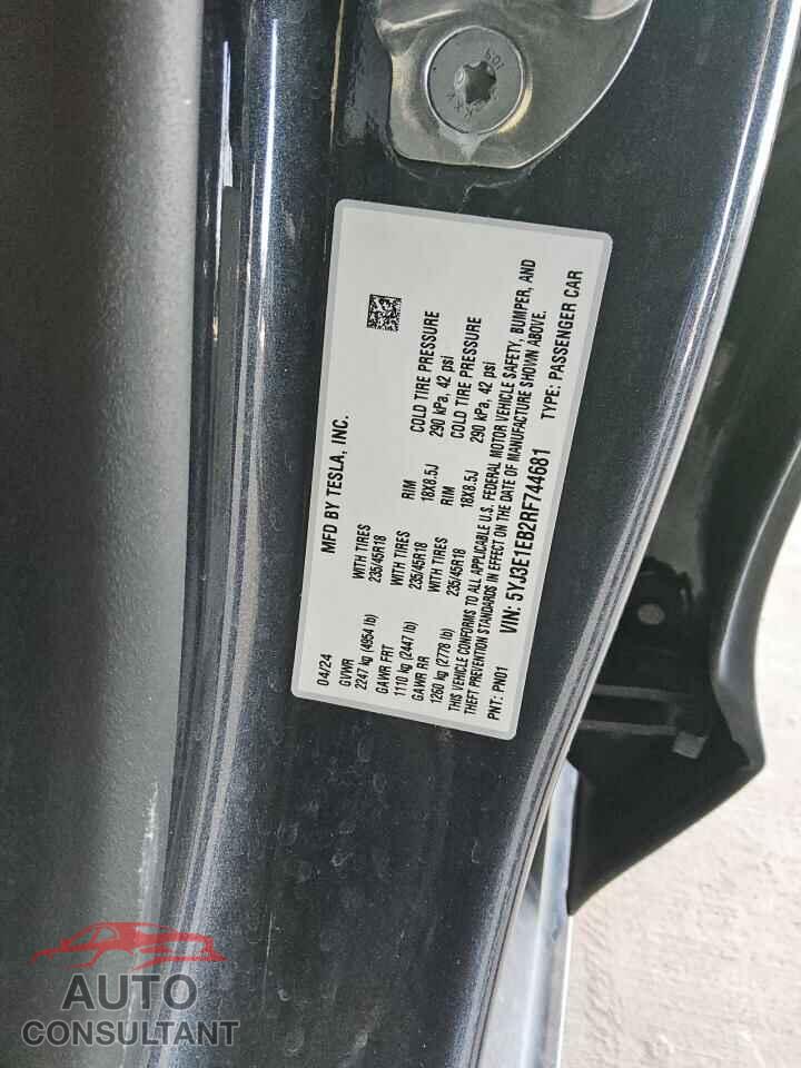 TESLA MODEL 3 2024 - 5YJ3E1EB2RF744681