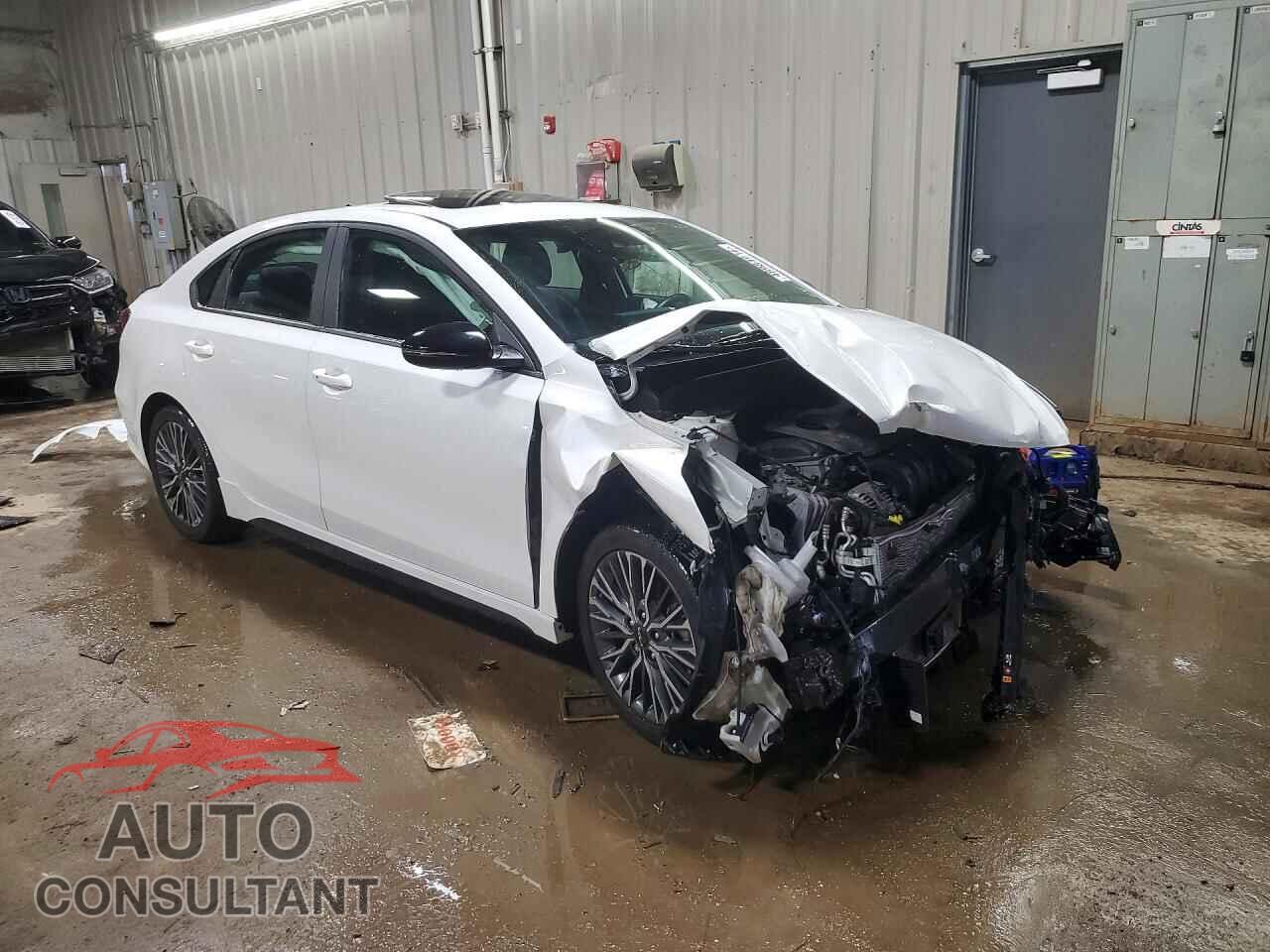 KIA FORTE 2023 - 3KPF54AD8PE648384