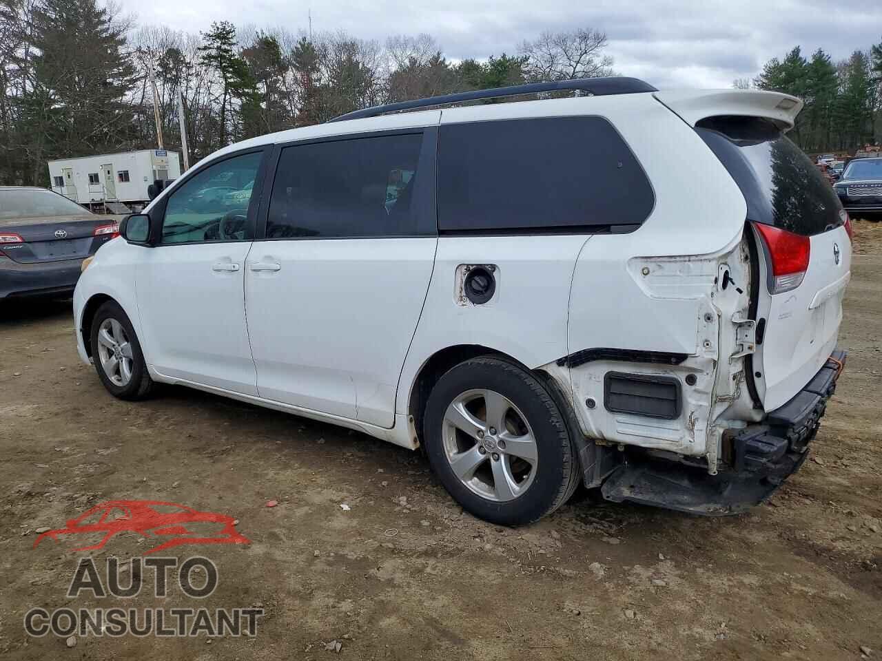 TOYOTA SIENNA 2013 - 5TDKK3DC8DS342775