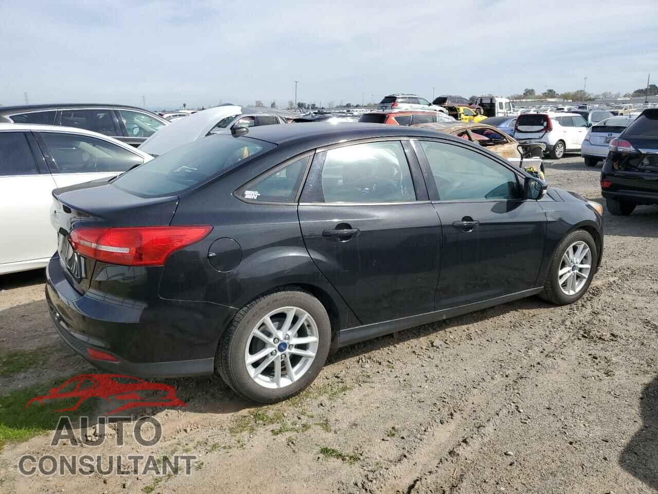FORD FOCUS 2015 - 1FADP3F23FL205204