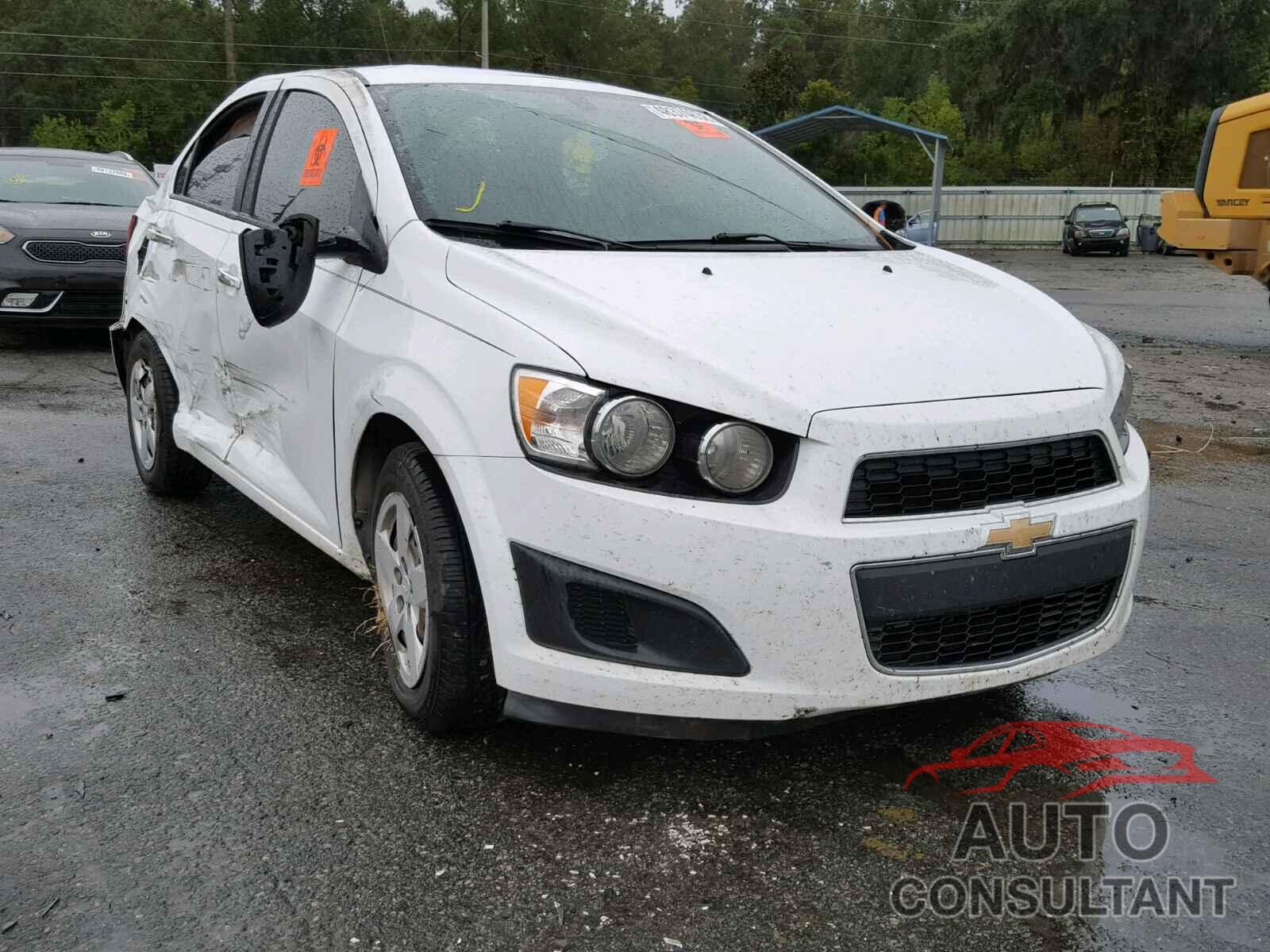 CHEVROLET SONIC 2015 - 1G1JA5SH0F4129979