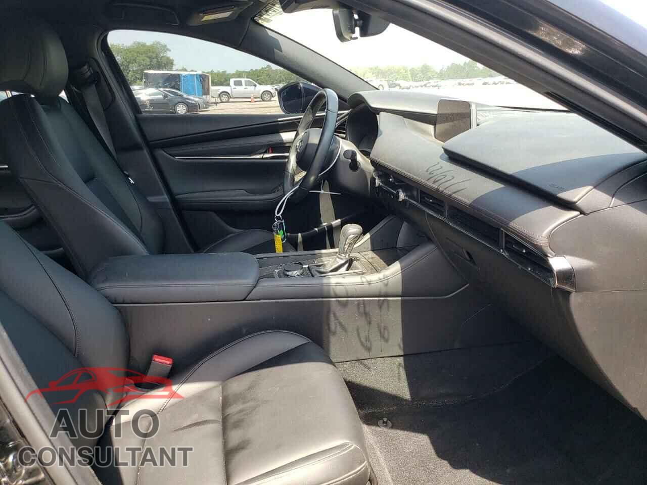 MAZDA 3 2019 - JM1BPALM7K1106564