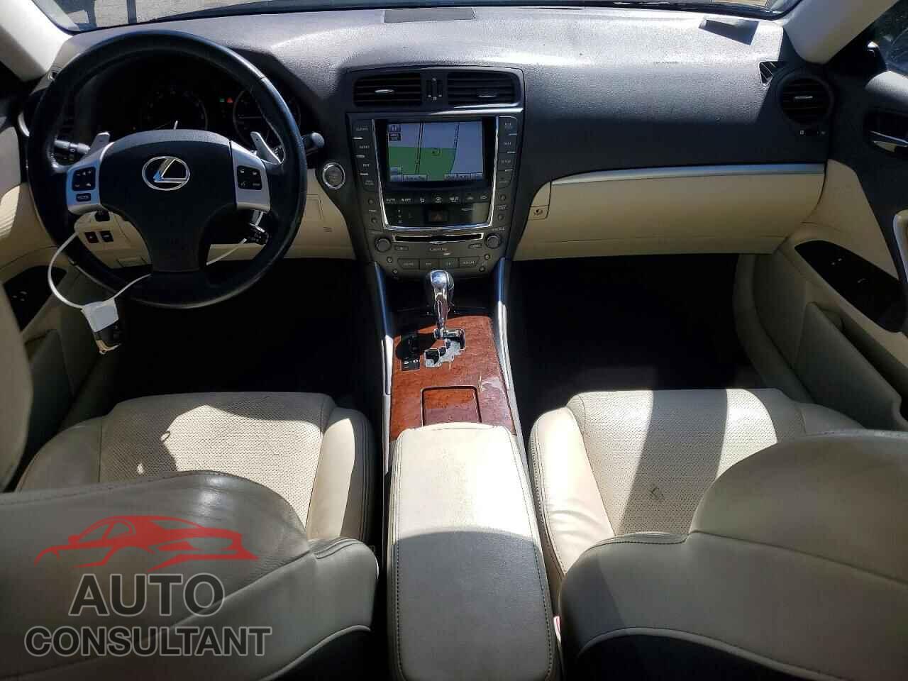LEXUS IS 2012 - JTHCF5C25C5052879
