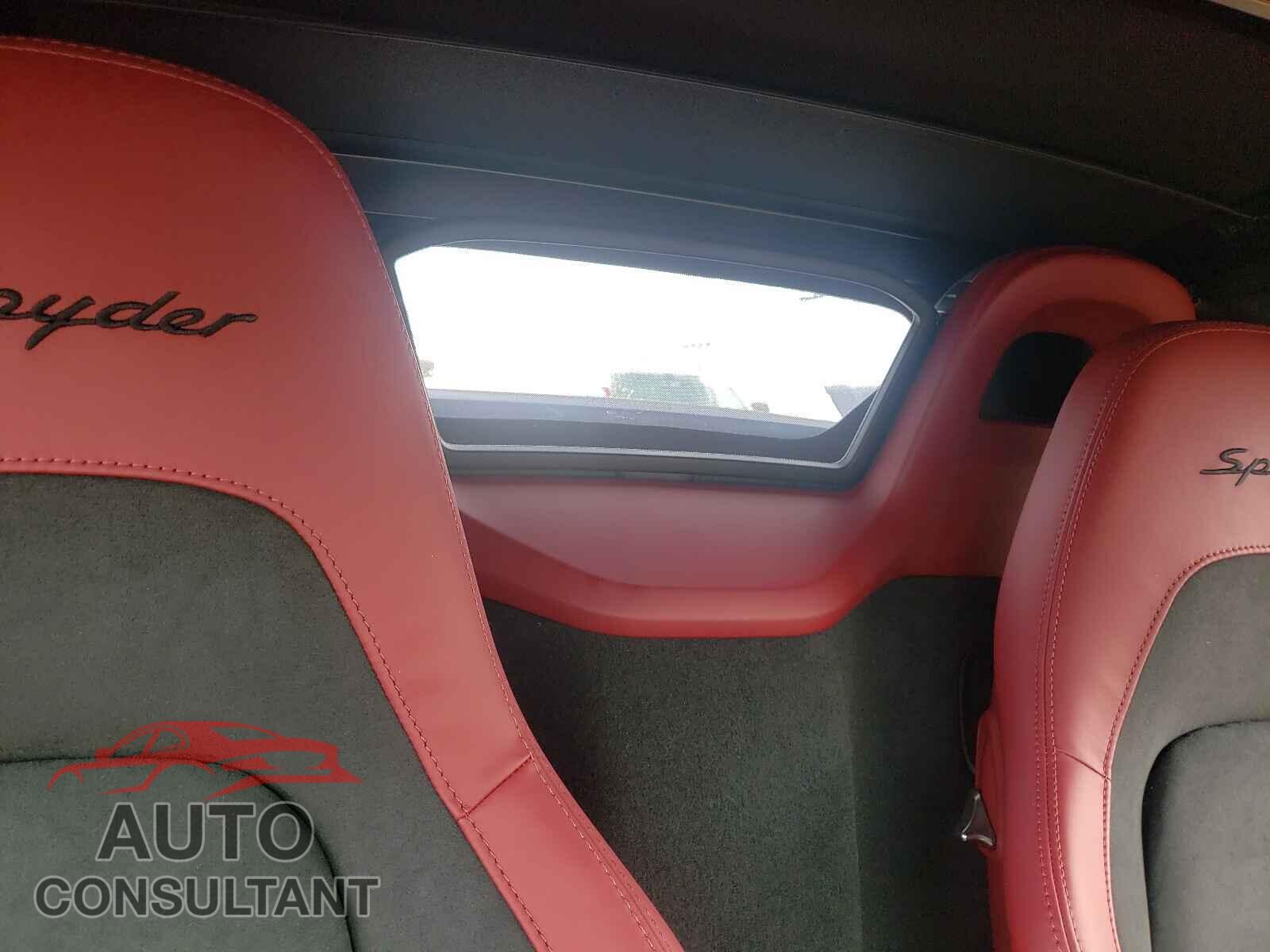 PORSCHE BOXSTER 2021 - WP0CC2A84MS240523